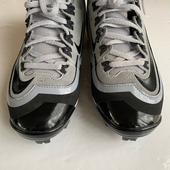 Like new Nike BSBL soccer cleats sneakers - Picture 3 of 8